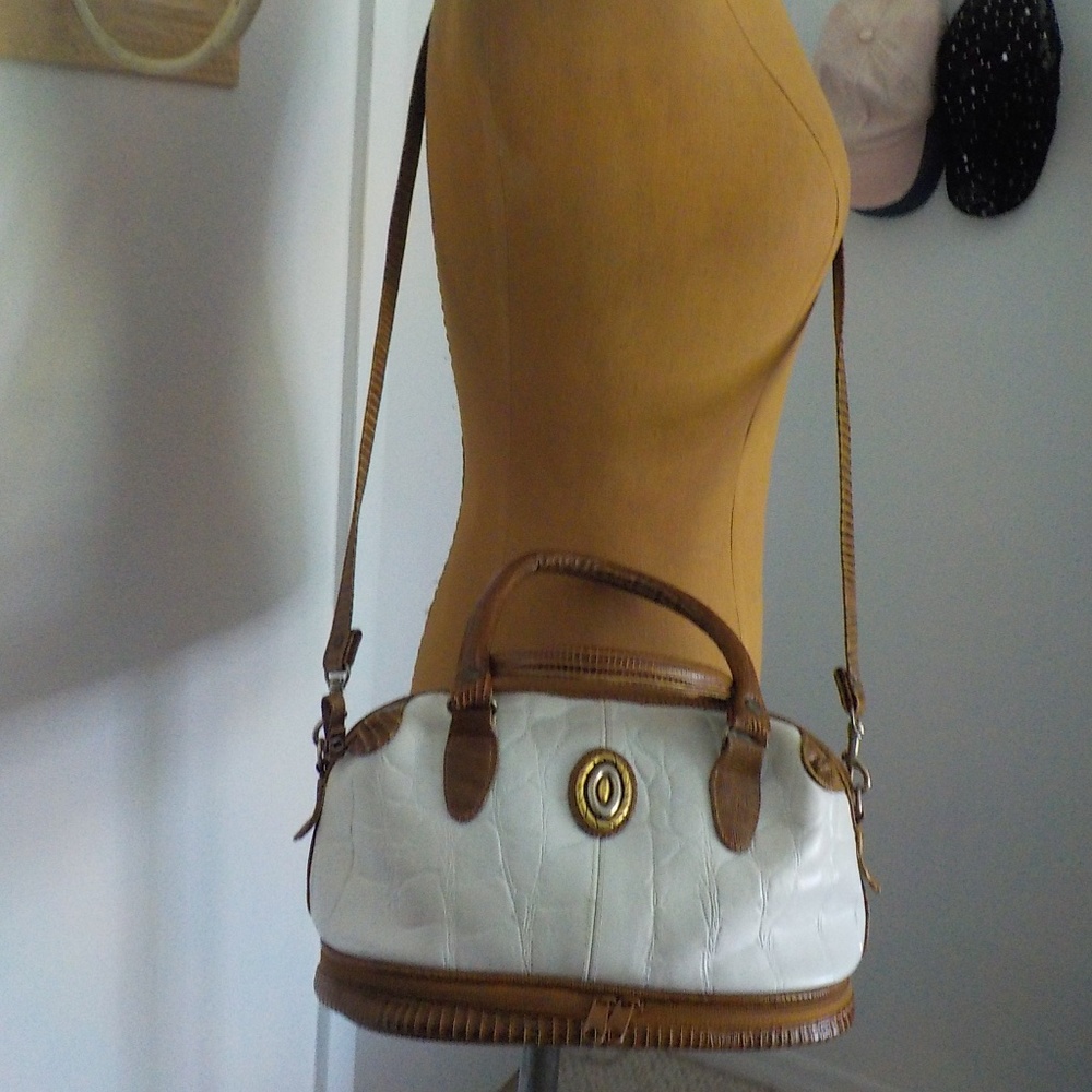 Handbag/CrossBody Zip Open Bottom Section - Picture 2 of 10